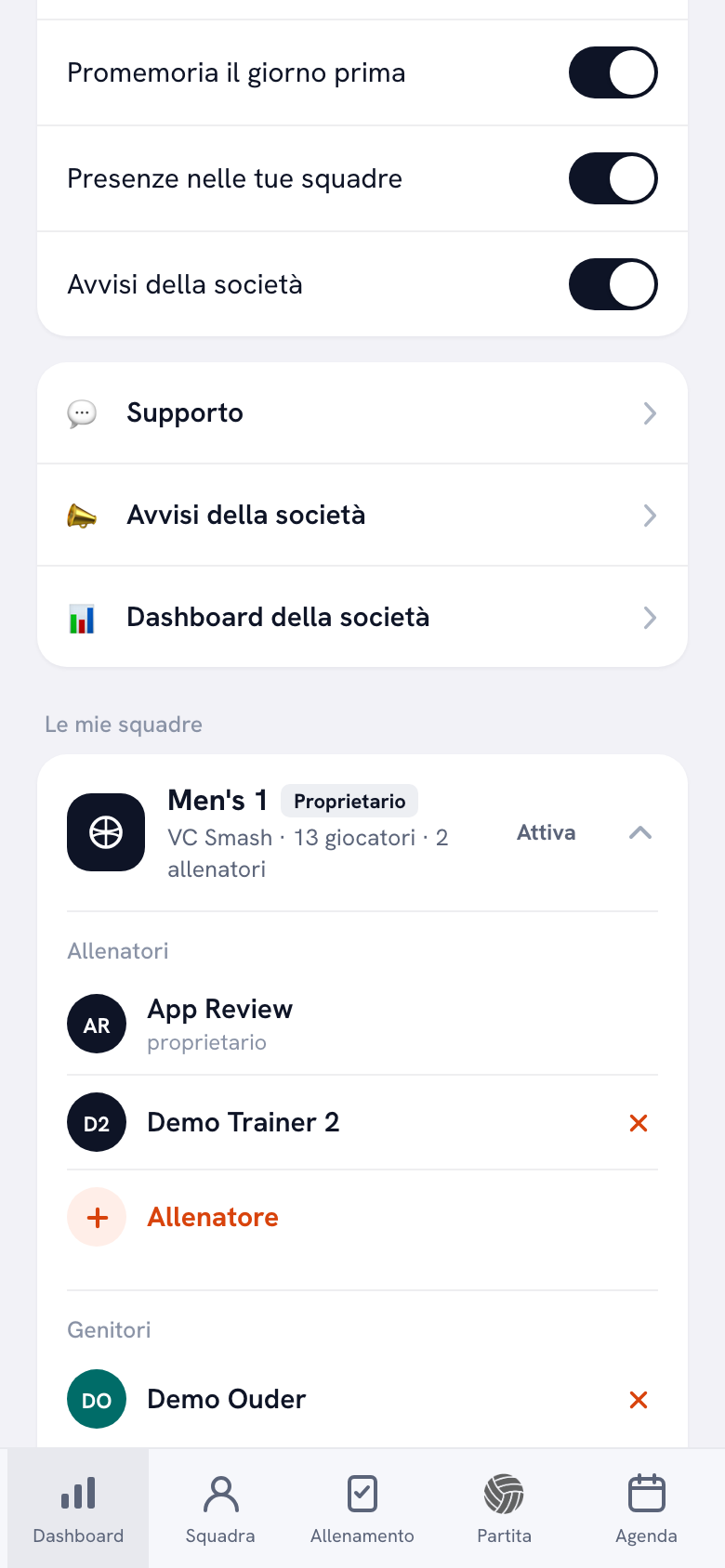 Schermata del profilo nell'app Koach con la voce Dashboard della società e sotto una squadra con i suoi allenatori e un genitore