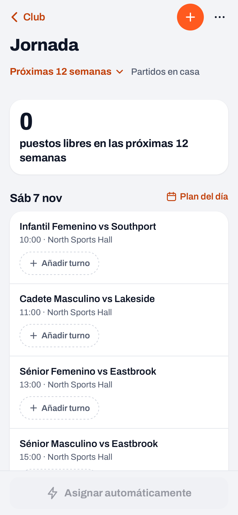 Jornada en Koach: partidos en casa de un sábado con hora y pabellón, el botón Añadir turno y abajo Asignar automáticamente