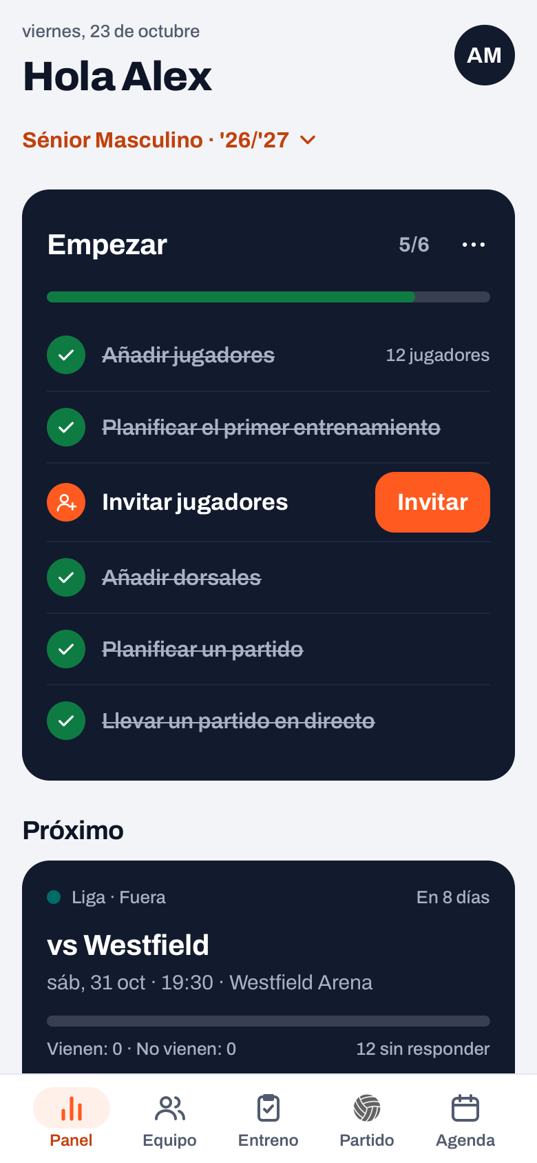Panel de un entrenador en Koach con, bajo el saludo, el botón con el nombre del equipo y la temporada, la tarjeta Empezar y la tarjeta Próximo
