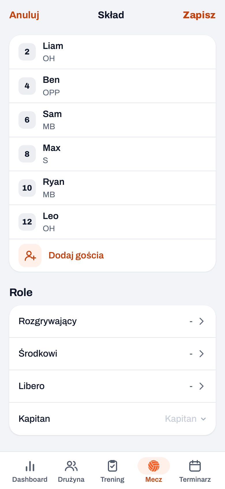 Ekran planowania Skład przy zaplanowanym meczu z ławką (numer, imię i pozycja), przyciskiem Dodaj gościa i sekcją Role