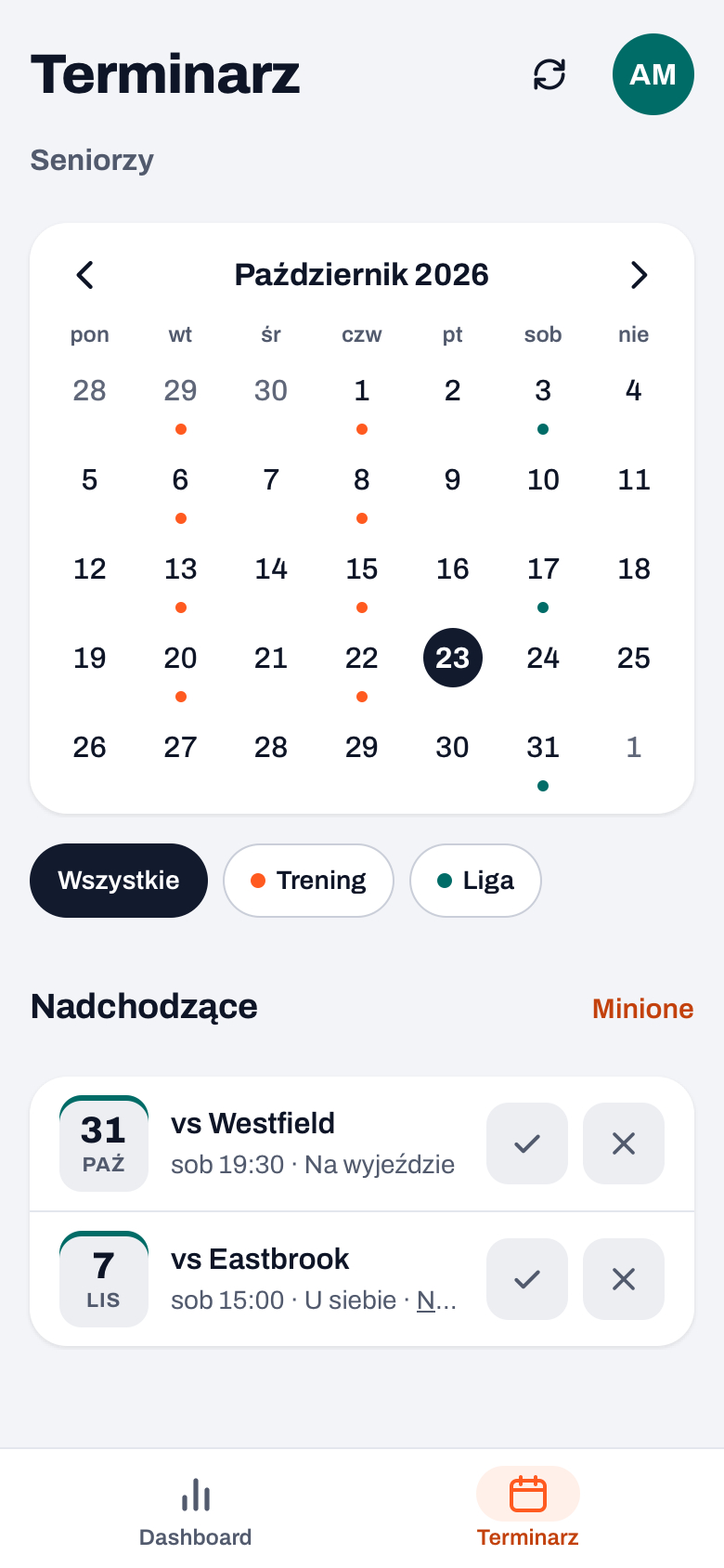 Terminarz rodzica w Koach: siatka miesiąca, lista Nadchodzące z przyciskami zgłoszenia i na dole tylko zakładki Dashboard i Terminarz