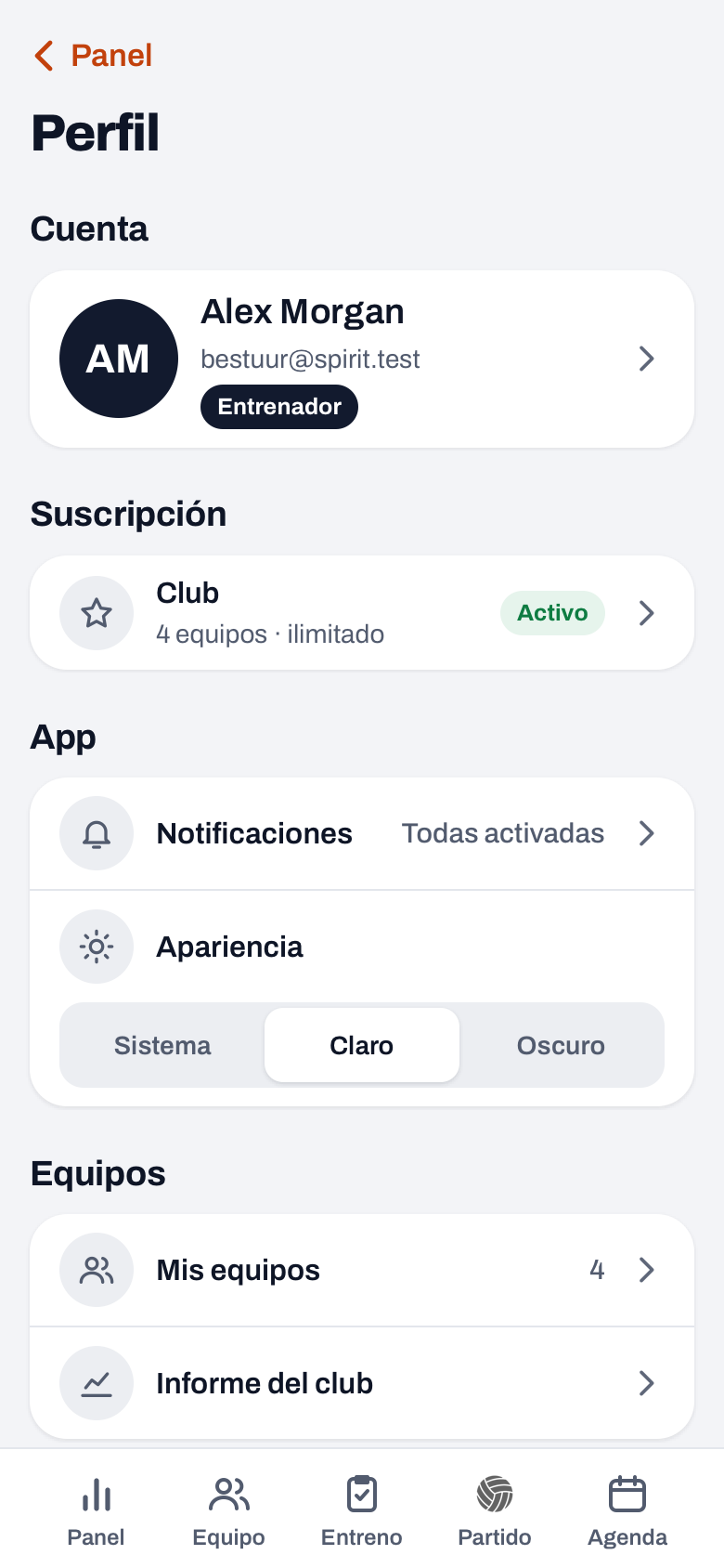 Perfil en Koach con los grupos Cuenta, Suscripción, App con Notificaciones y Apariencia, y Equipos con Mis equipos
