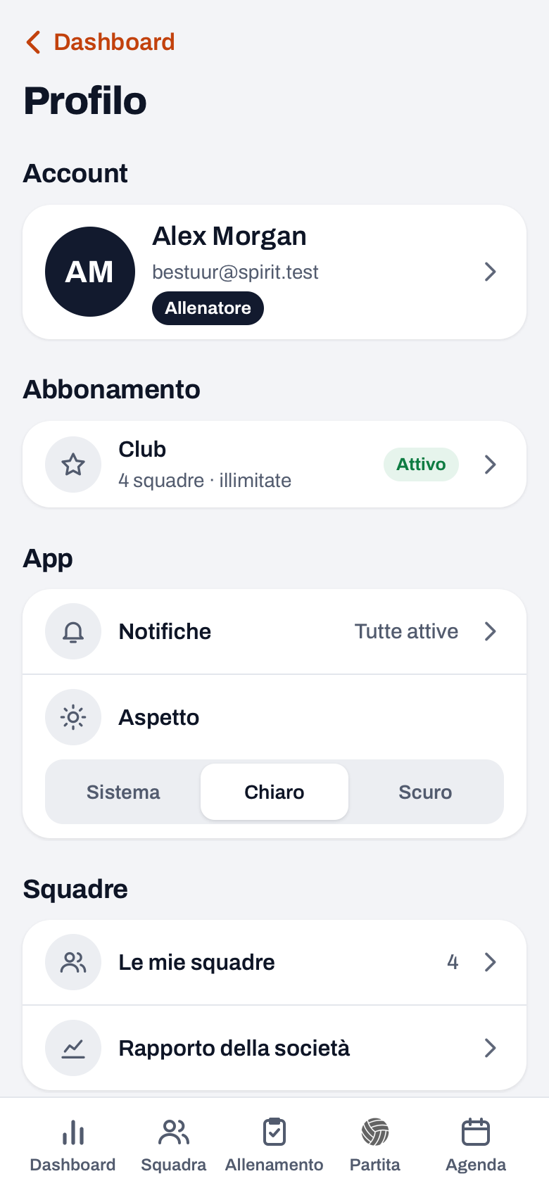 Profilo in Koach: abbonamento Club con il numero di squadre, Notifiche e Aspetto, Le mie squadre e Rapporto della società