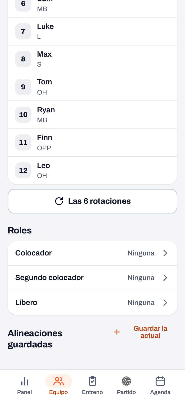 El segmento Alineaciones en la app Koach: el banquillo, el botón Las 6 rotaciones y los roles Colocador, Segundo colocador y Líbero