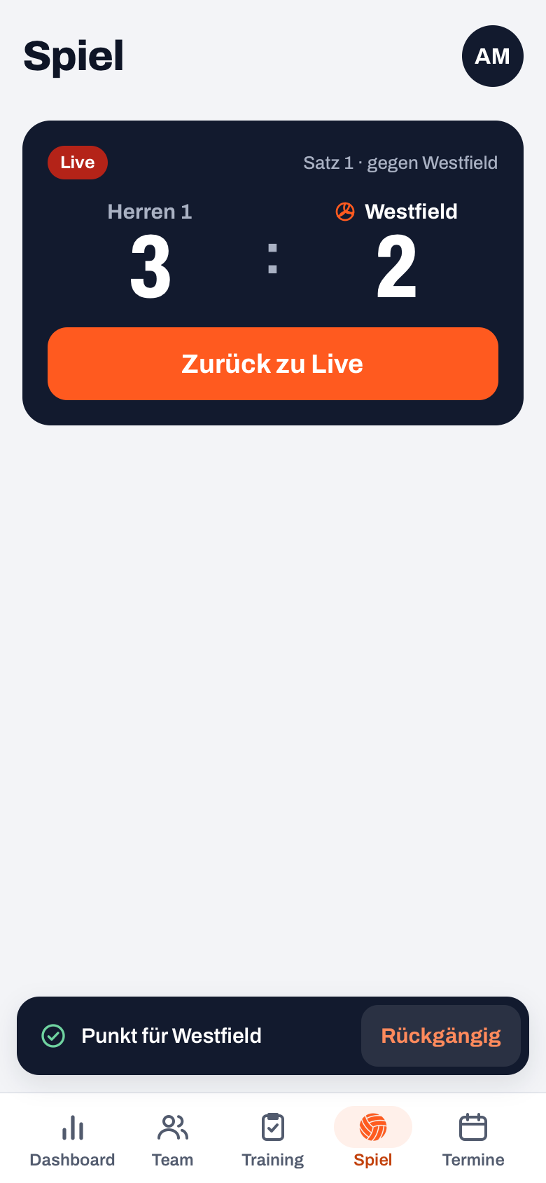 Tab Spiel mit der Karte Live, Satz 1 gegen Westfield, dem Spielstand des laufenden Satzes und dem orangen Knopf Zurück zu Live
