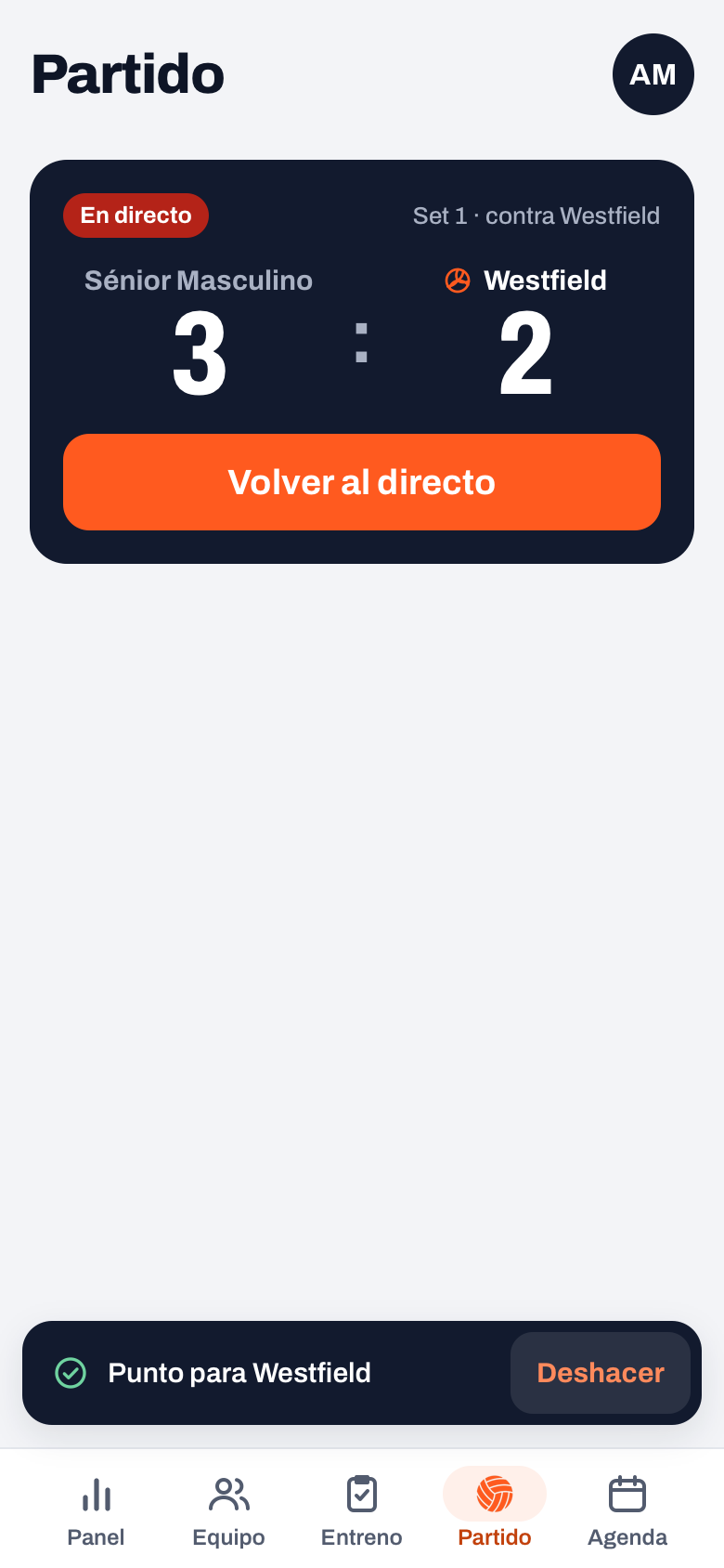 Pestaña Partido con la tarjeta En directo, Set 1 contra Westfield, el marcador del set en curso y el botón naranja Volver al directo