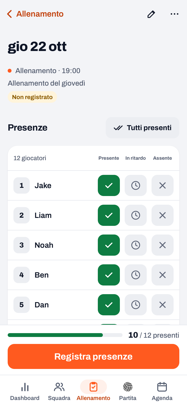 Dettaglio dell'allenamento in Koach con il badge Non registrato, il pulsante Tutti presenti, la lista in tre colonne e il pulsante Registra presenze