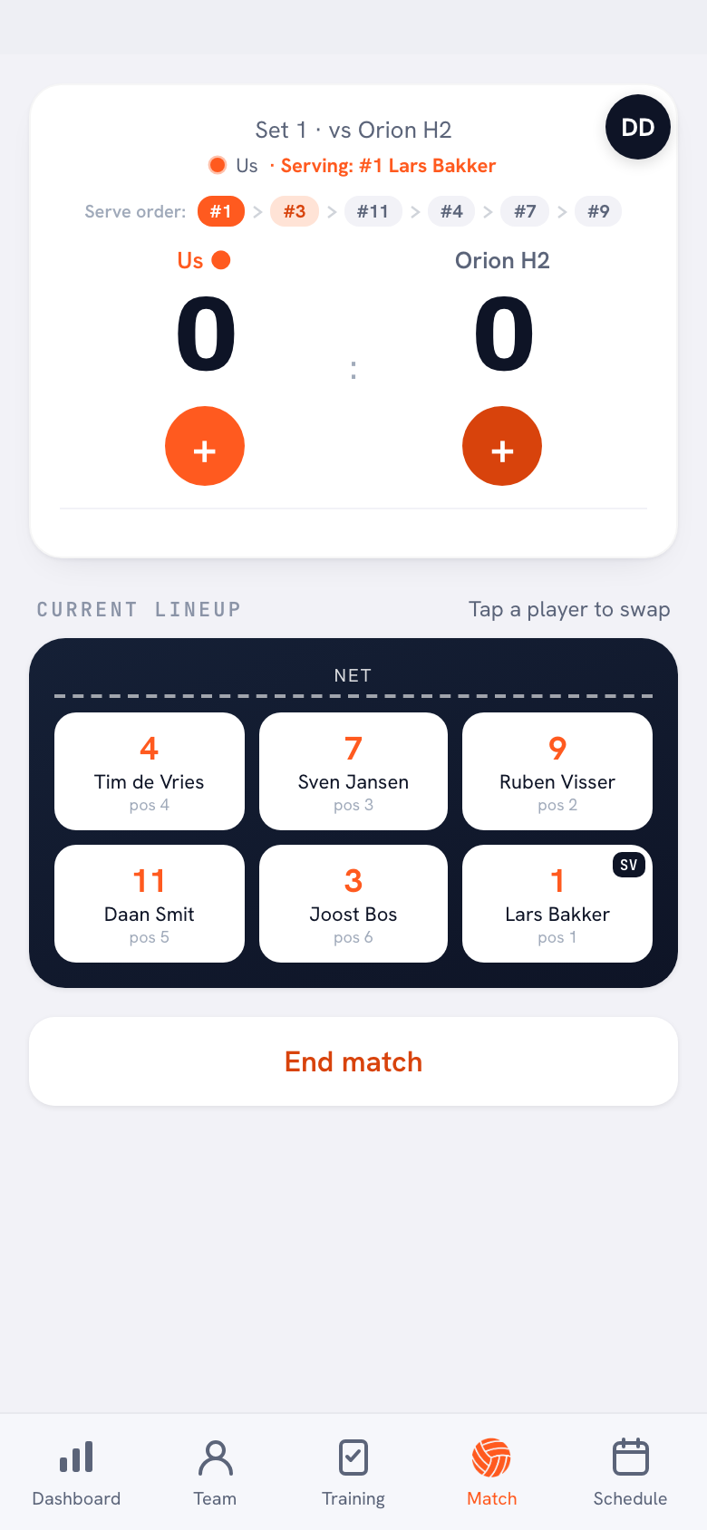 Live screen in the Koach app with the set scores 25-21 and 23-25 at the top and the current set below