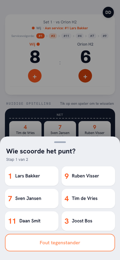 Het puntregistratiescherm van de Koach-app: grote knoppen met rugnummers, geschikt voor elke vrijwilliger