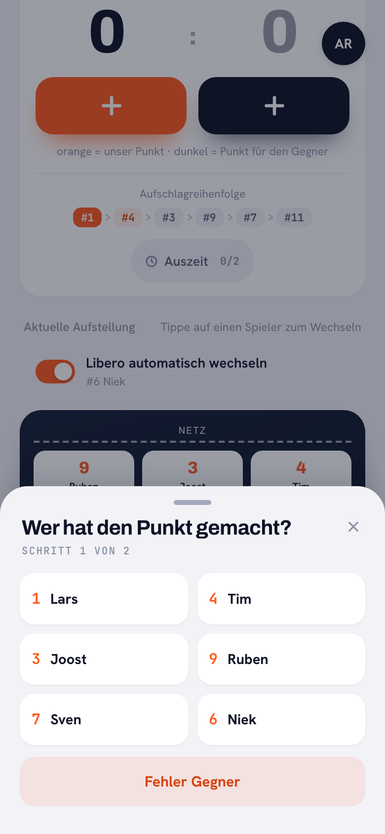 Der Bildschirm Wer hat den Punkt gemacht? in der Koach-App: Schritt 1 von 2, mit den sechs Spielern auf dem Feld und dem Knopf Fehler Gegner