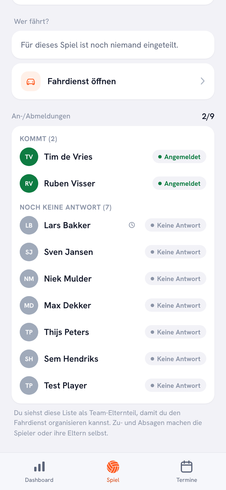 Der Spiel-Tab, wie ihn ein Team-Elternteil sieht, mit der Zusageliste des Teams und dem Knopf, um den Fahrdienst zu öffnen