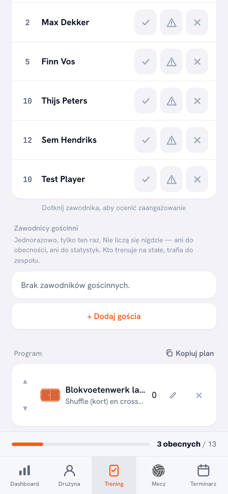 Blok zawodników gościnnych pod listą obecności treningu, z wierszem mówiącym, że goście nigdzie się nie liczą, i przyciskiem dodania gościa poniżej.